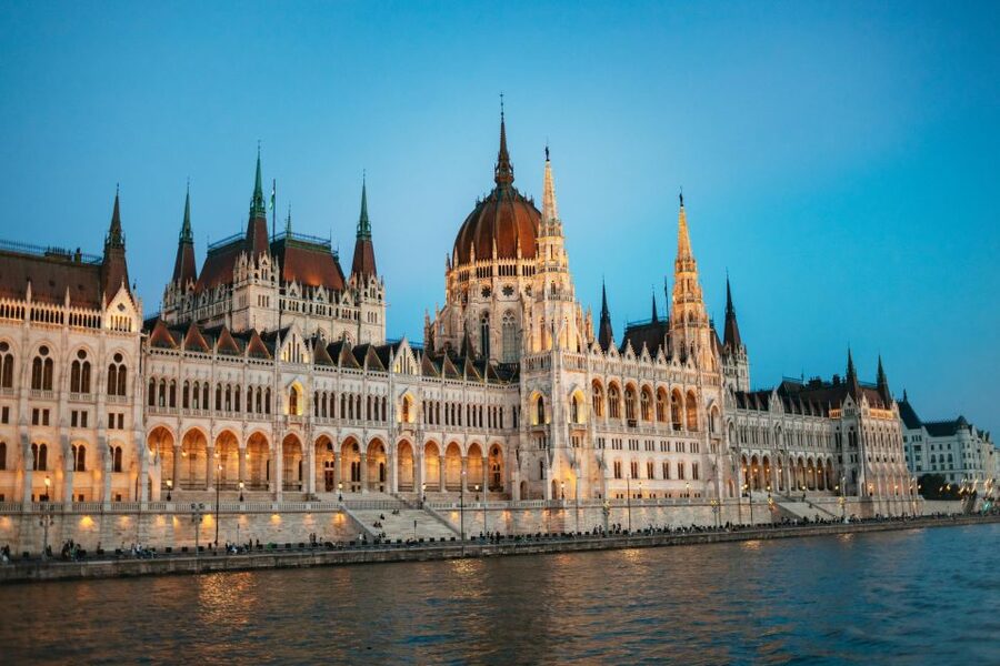 Budapest: Danube River Cruise with Dinner and Prosecco - Quick take: five details worth knowing