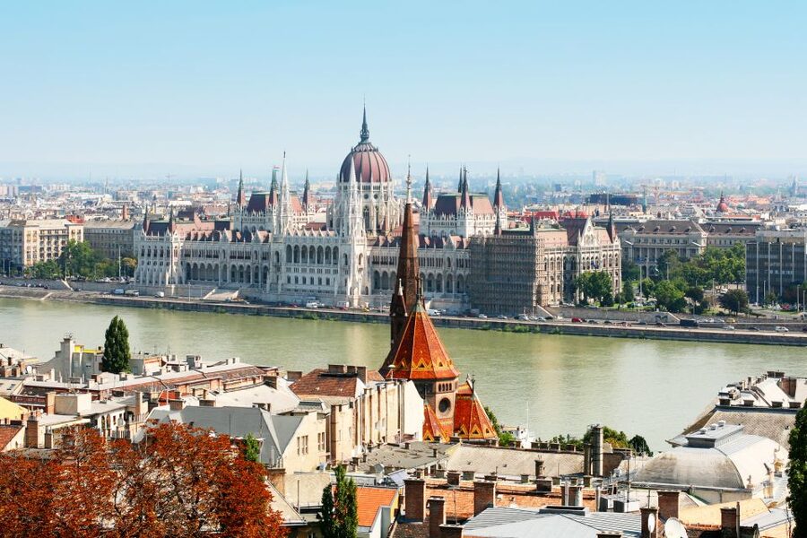 Budapest: Daytime Sightseeing Boat Cruise - Key points at a glance