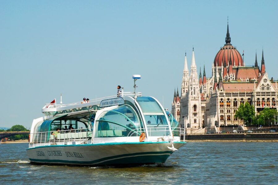 Budapest: Daytime Sightseeing Boat Cruise - Margaret Island and the optional summer stop