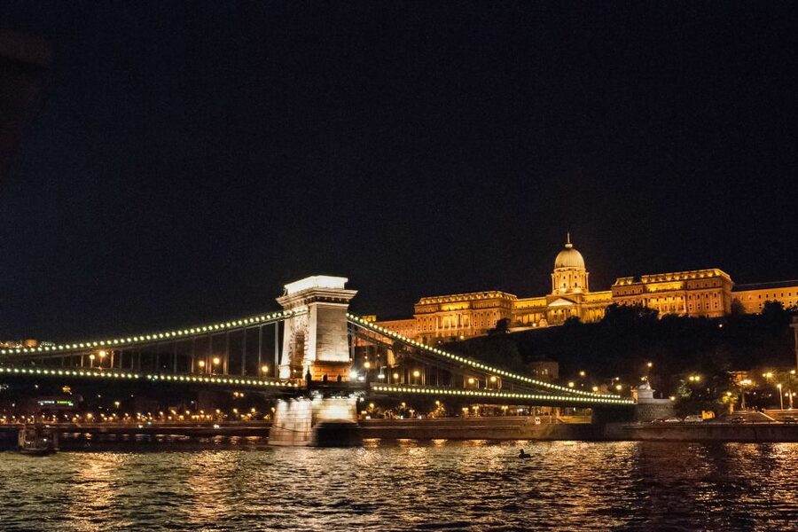 Budapest: Evening Cruise including Drink Options - Gellért Hill, the Citadella, and the southern riverfront