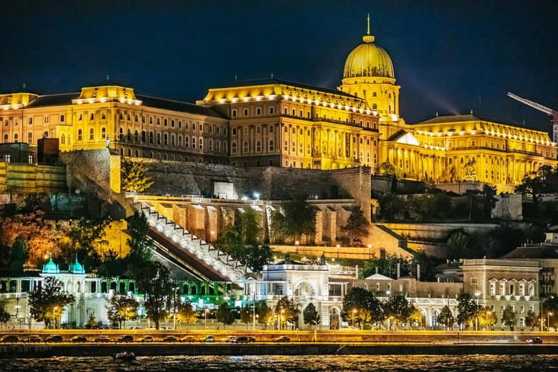 Budapest: Evening Cruise with 4-Course Dinner - Buda Castle, Matthias Church, and Fisherman’s Bastion