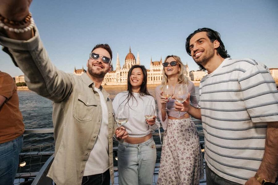 Budapest: Lotus Cruise with Unlimited Aperol and Prosecco - What makes this 75-minute cruise worth considering