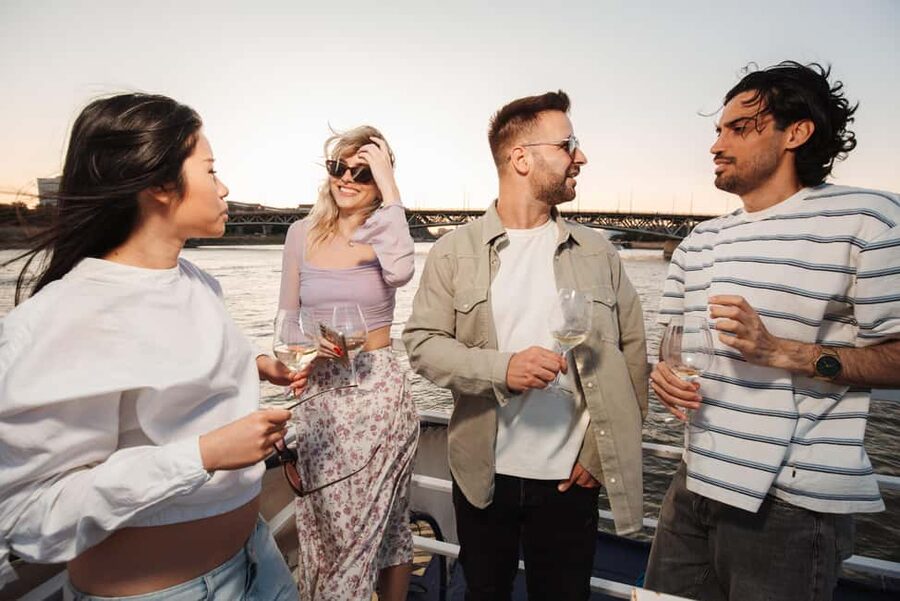 Budapest: Lotus Cruise with Unlimited Aperol and Prosecco - Liberty Bridge, Chain Bridge, and Buda Castle