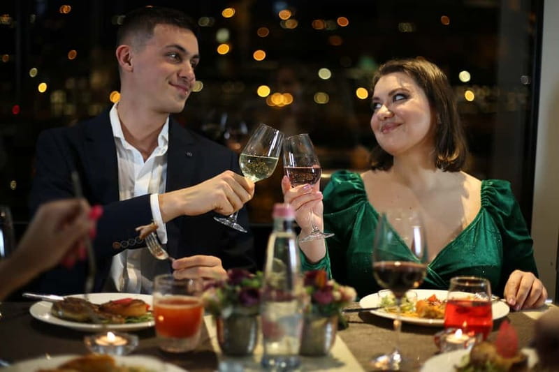 Budapest: Prosecco Dinner Cruise with Live Music - Boarding beside Elizabeth Bridge