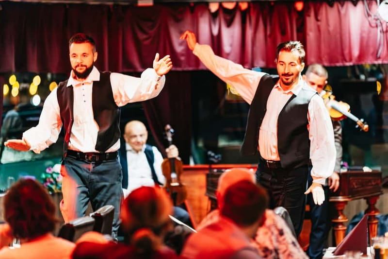 Budapest: Prosecco Dinner Cruise with Live Music - Prosecco, drinks, and the real cost