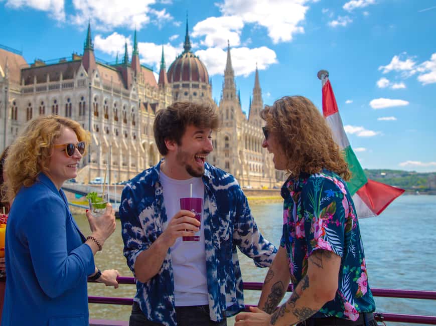 Budapest Sightseeing Cruise with Welcome Drink - Why a one-hour Danube cruise works so well
