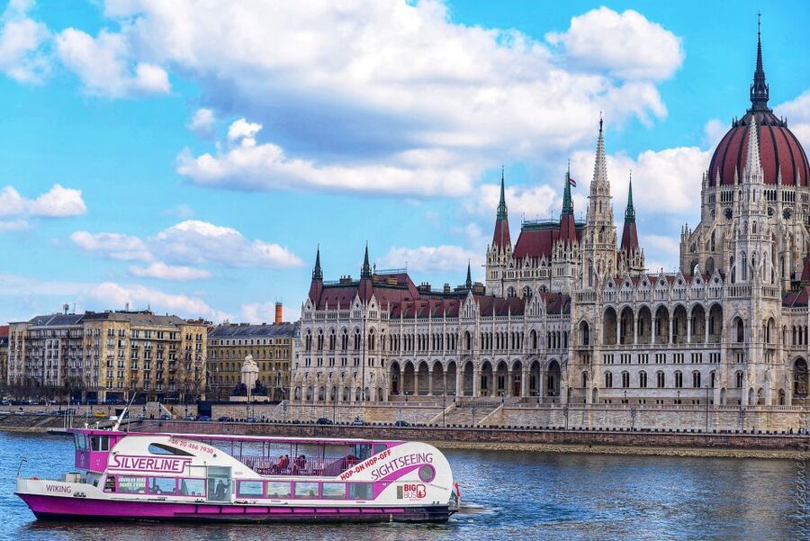 Budapest: Sightseeing Tour by Boat - Parliament From the Water
