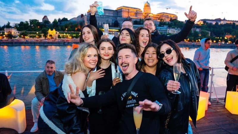 Budapest: Sip and Sail River Cruise with Unlimited Prosecco - The sunset setting and the best seats