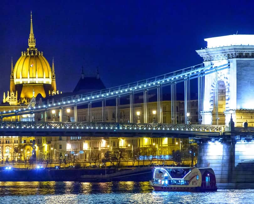 Budapest: Unlimited Drink Cruise - Setting off from Dock 11