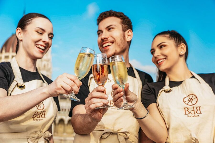 Budapest: Unlimited Prosecco, Beer and Aperol Spritz Cruise - Final verdict: book it for the views and the value