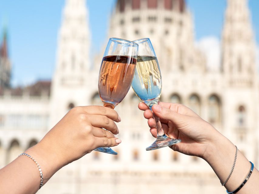 Budapest: Unlimited Prosecco, Beer and Aperol Spritz Cruise - Picking the right departure time