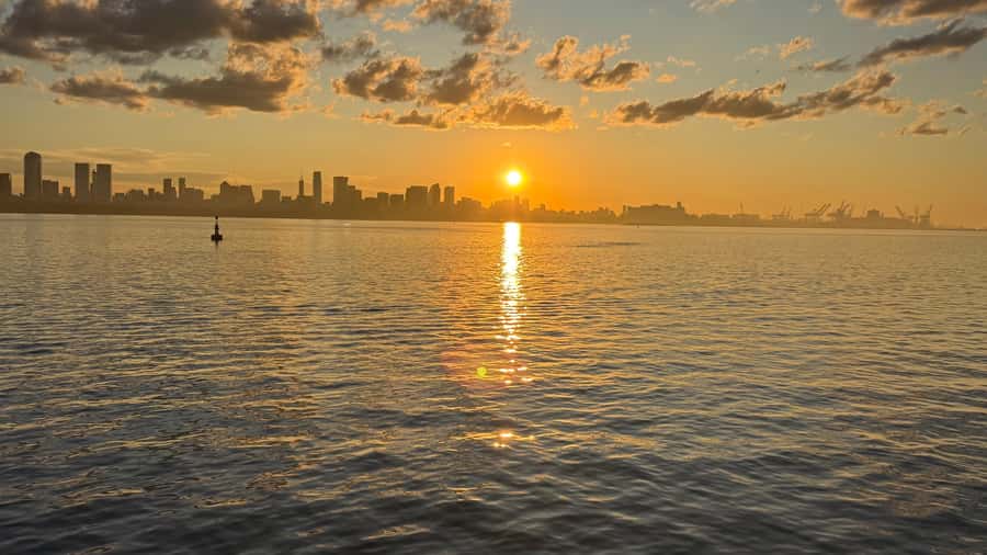 Buenos Aires: Puerto Madero Sunset Cruise with Open Bar - Key points to know before you go