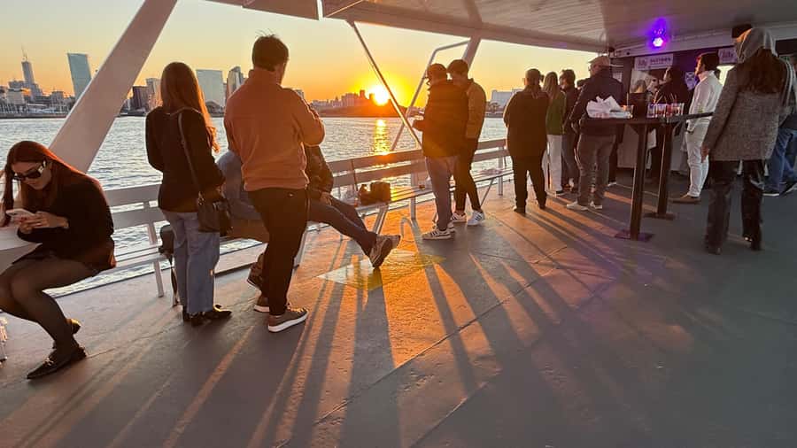 Buenos Aires: Puerto Madero Sunset Cruise with Open Bar - The changing departure times through the year