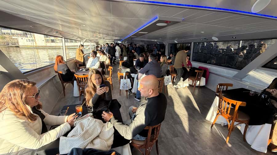 Buenos Aires: Puerto Madero Sunset Cruise with Open Bar - Who will enjoy this most?