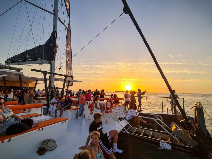 Cádiz: Sunset Catamaran Cruise Tours - The Pura Vida Catamaran: modern, steady, and social