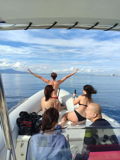 Cagliari: Devil's saddle boat tour, 4 stops and prosecco - What the Skippers Add to the Experience