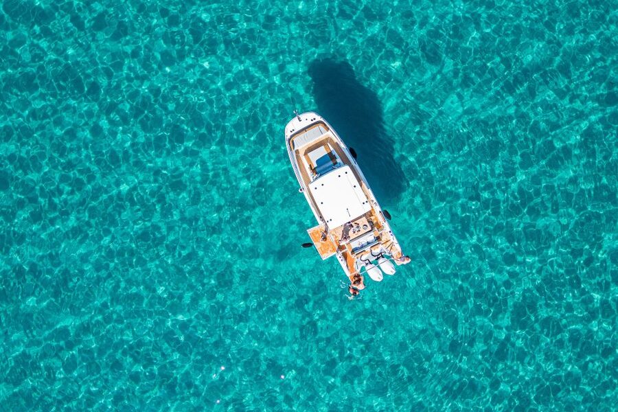 Cagliari: Luxury Motorboat Tour with 3 Swim Stops & Wine - The guides make a real difference