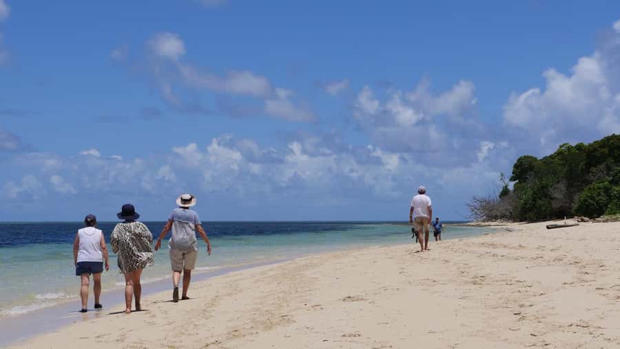 Cairns: Green Island & Great Barrier Reef Sailing Tour - Lunch Back On The Boat