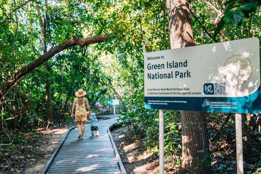Cairns: Green Island Snorkelling or Glass Bottom Boat - Choosing between snorkeling and the glass bottom boat
