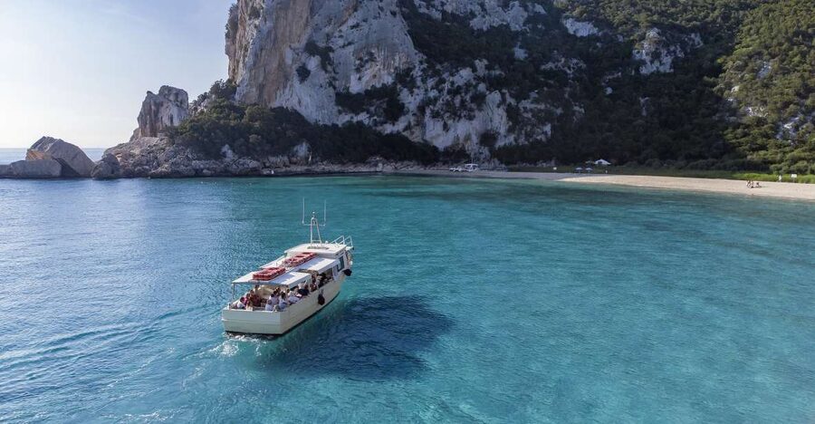 Cala Gonone: Boat ride to Cala Luna beach - Setting out from Cala Gonone harbor