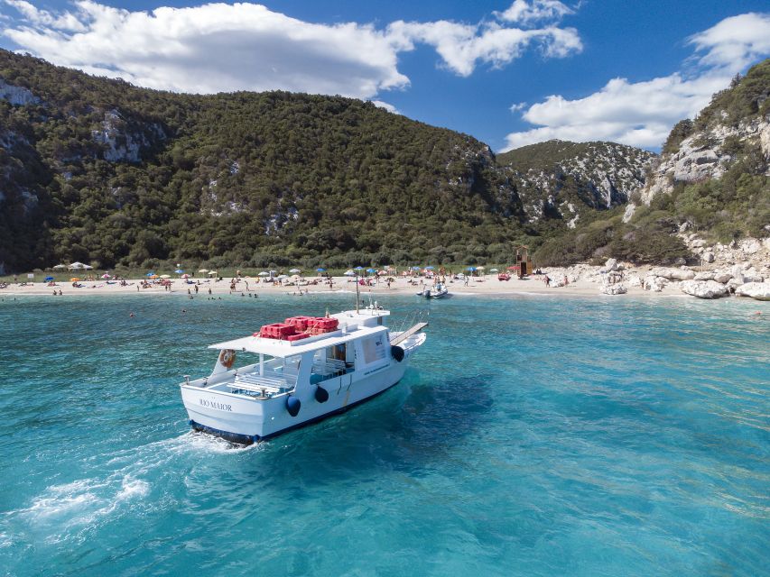 Cala Gonone: Boat ride to Cala Luna beach - Walking into the Mediterranean forest