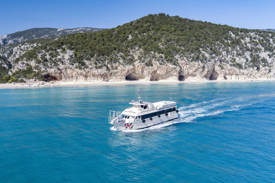 Cala Gonone: Grotta del Bue Marino and Cala Luna Boat Tour - Timing, check-in, and what to bring