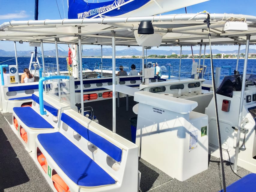 Cambrils: Costa Daurada Sail Catamaran Cruise - Crew, languages, and the mood on board