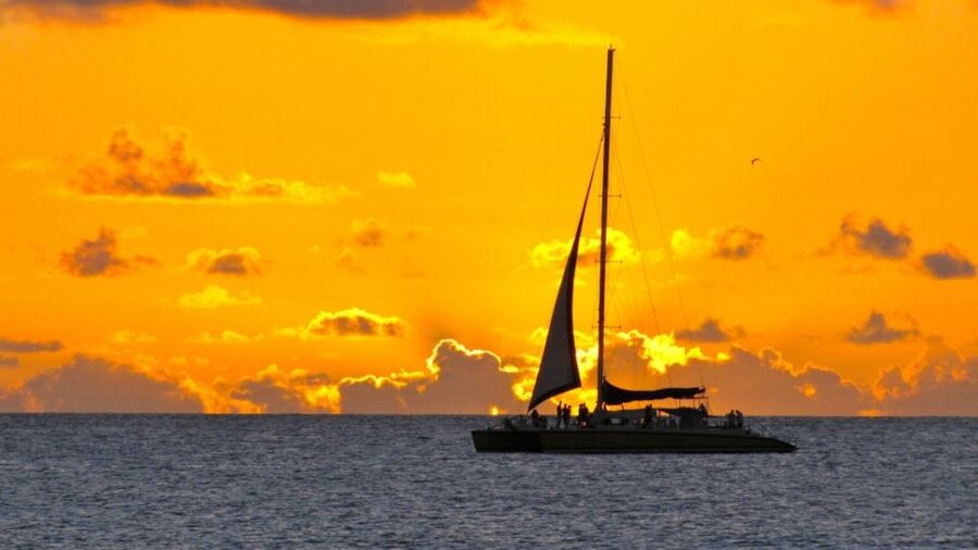 Cambrils: Costa Dorada Sunset Catamaran Cruise with Drinks - Key points to know before booking