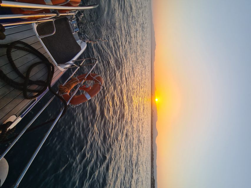 Cambrils: Costa Dorada Sunset Catamaran Cruise with Drinks - The quiet swimming stop