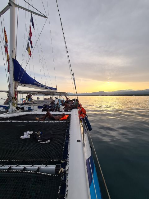 Cambrils: Costa Dorada Sunset Catamaran Cruise with Drinks - Sangria, cava, and the open-bar value