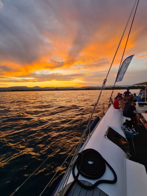 Cambrils: Costa Dorada Sunset Catamaran Cruise with Drinks - The first sailing stretch and coastal views