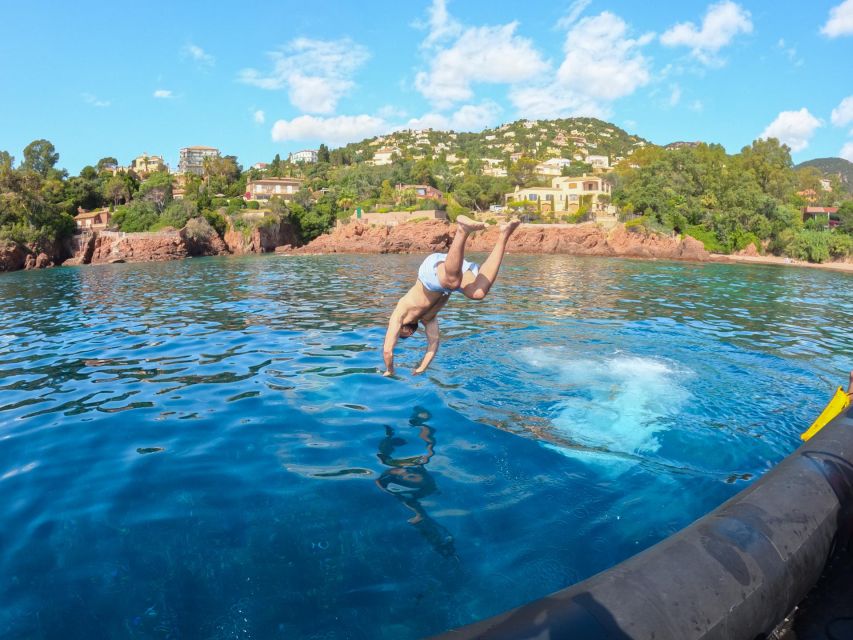 Cannes: Estérel Massif Boat Excursion - The five-minute safety briefing and departure