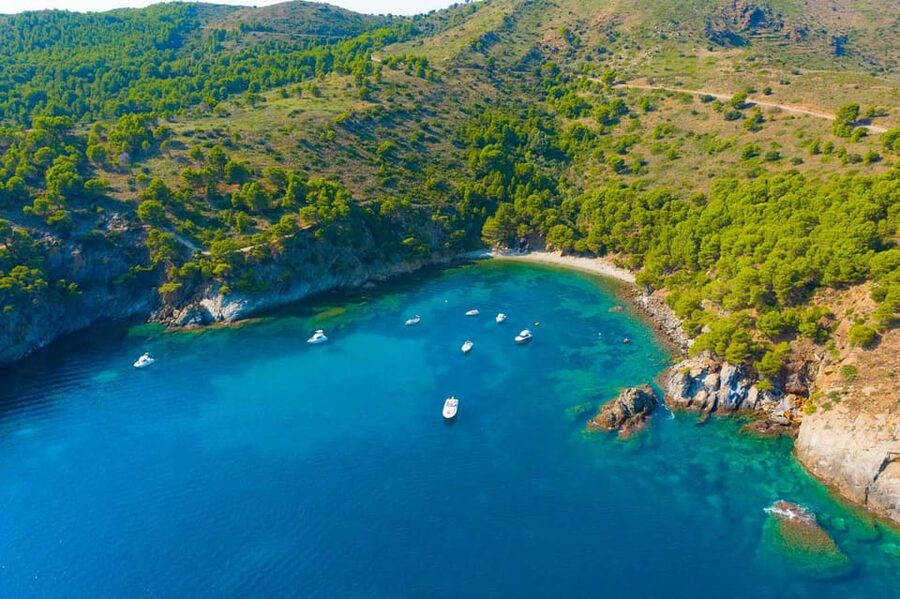Cap Norfeu: Costa Brava Catamaran Trip with Underwater Views - The underwater viewing room at 6 to 8 meters