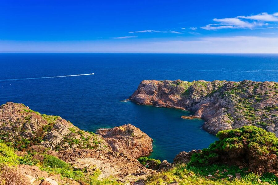 Cap Norfeu: Costa Brava Catamaran Trip with Underwater Views - Who will enjoy this trip most