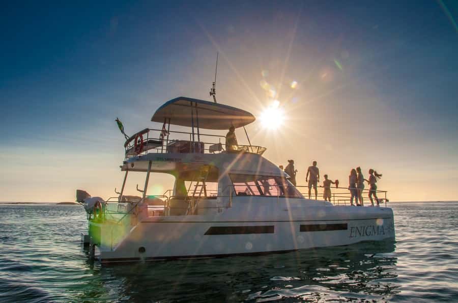 Cape Town: 1.5-Hour Luxury Sunset Cruise with Prosecco - Two glasses of Prosecco and a casual onboard mood