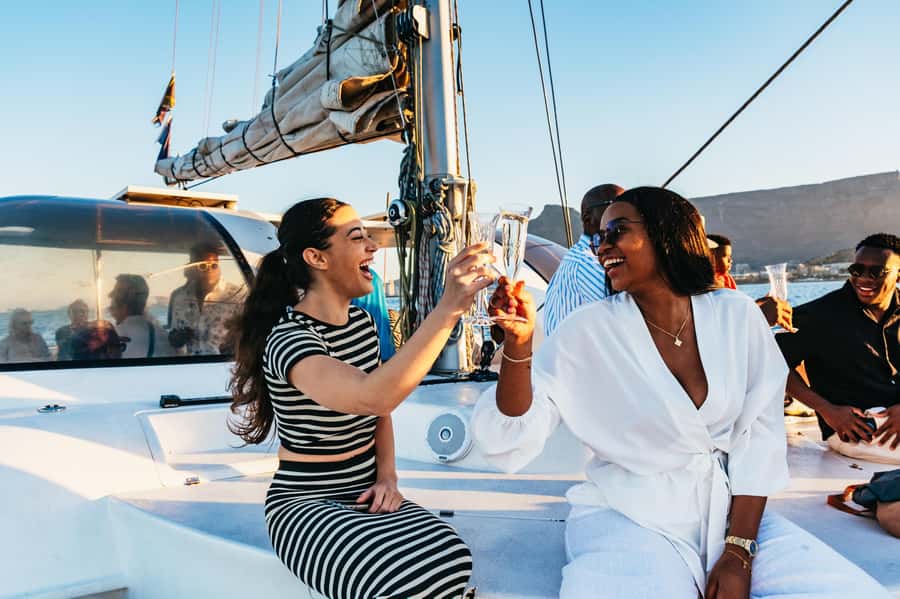 Cape Town: Sunset Catamaran Cruise on Table Bay with Bubbles - Why this 90-minute cruise works so well