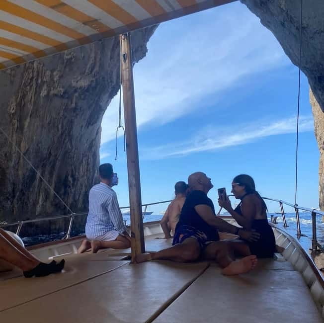 Capri: Scenic Boat Tour with Swimming, Limoncello & Snack - Grotta Bianca and Arco Naturale