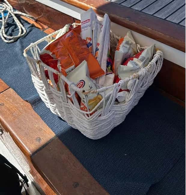 Capri: Scenic Boat Tour with Swimming, Limoncello & Snack - The captains shape the experience