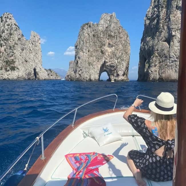 Capri: Scenic Boat Tour with Swimming, Limoncello & Snack - Starting at Via Cristoforo Colombo 76