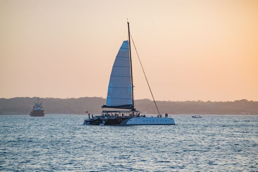 Cartagena de Indias: 2-Hour Sunset Cruise - Castillo Grande and Manzanillo Island bring wider views