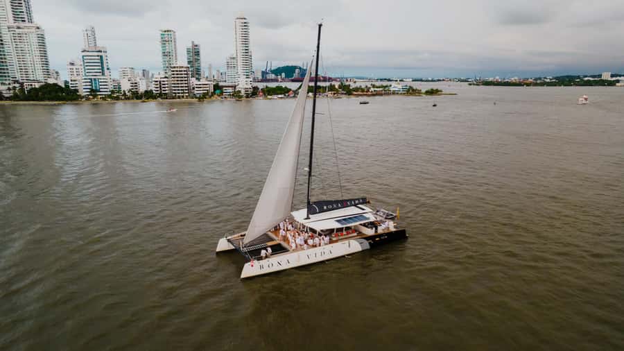 Cartagena de Indias: 2-Hour Sunset Cruise - Music moves from lounge mood to Latin dancing