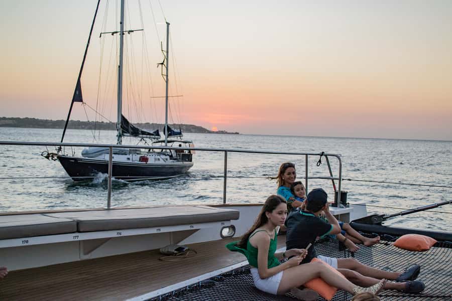 Cartagena de Indias: 2-Hour Sunset Cruise - Arriving at Bodeguita Dock at 4:30 PM
