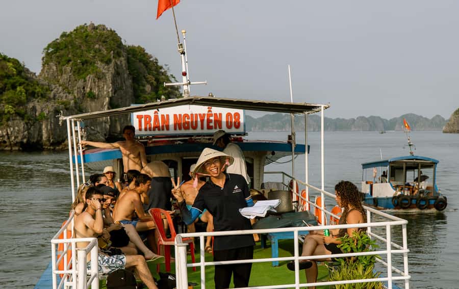 Cat Ba: Lan Ha & Ha Long Bay Kayak & Snorkel Boat Tour - Ha Long Bay expectations and an important naming detail
