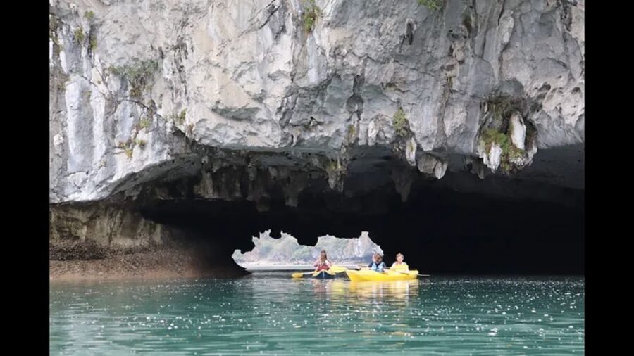 Cat Ba: Lan Ha & Ha Long Bay Kayak & Snorkel Boat Tour - Monkey Island and the final climb