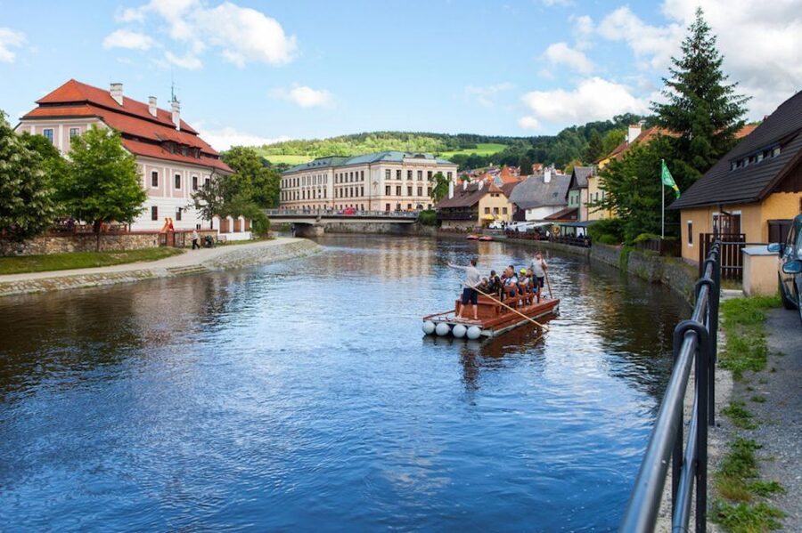 Český Krumlov: Wooden Raft River Cruise - Why the river gives you a better first look at Krumlov