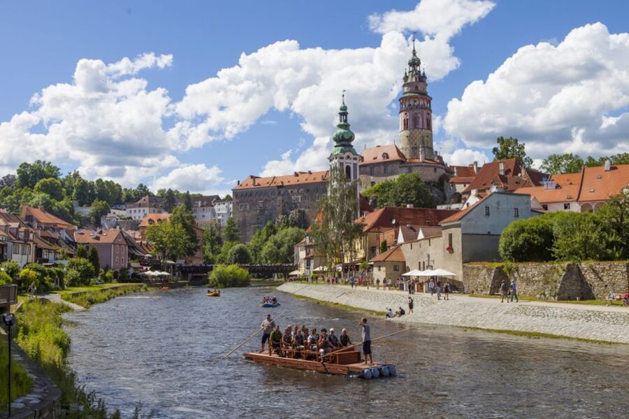 Český Krumlov: Wooden Raft River Cruise - What you see during the 50-minute route