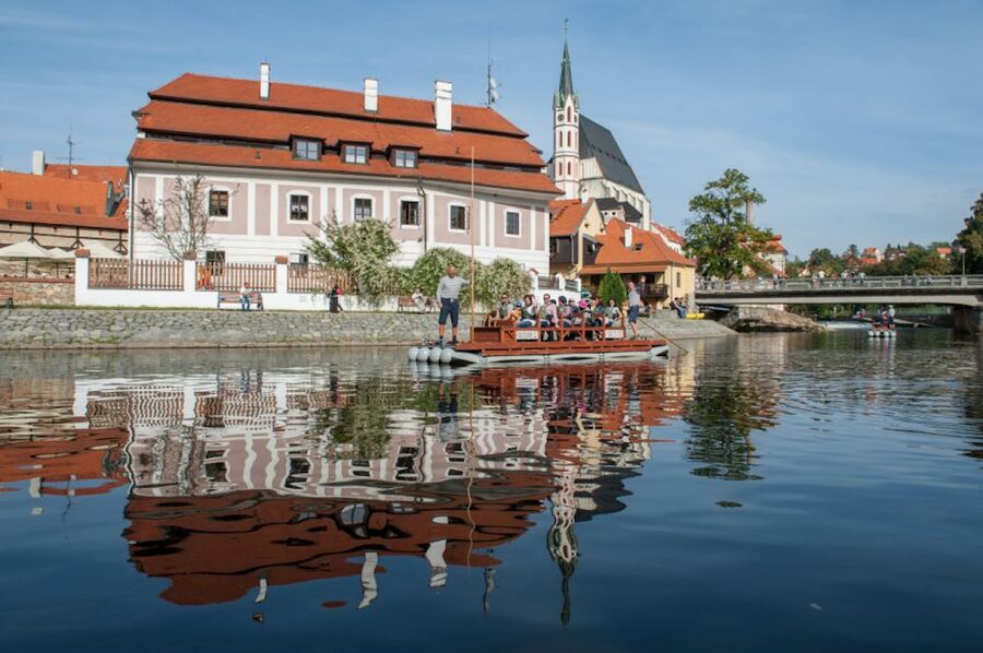 Český Krumlov: Wooden Raft River Cruise - How to fit it into your day