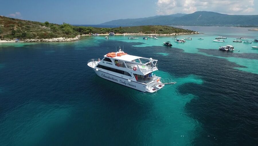 Chalkidiki: Blue Lagoon & Ammouliani Island Cruise & Lunch - The Blue Lagoon stop: swimming from the boat