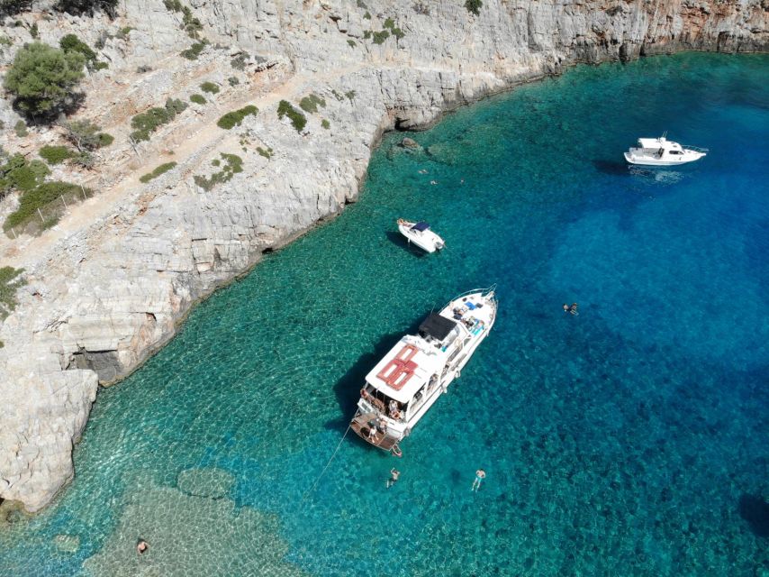 Chania: Menies Beach & Chironisia Bay Cruise with Snorkeling - What the boat offers during the four-hour outing