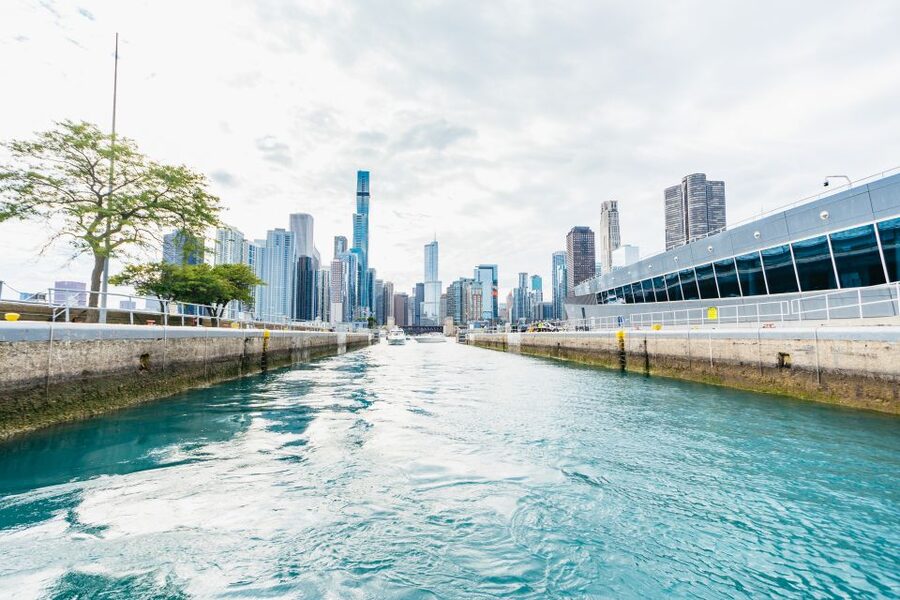 Chicago: 1.5-Hour Lake and River Architecture Cruise - The guide is more important than the boat